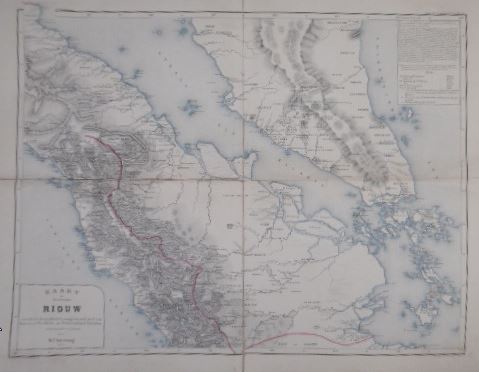 RIAU. - Kaart der residentie Riouw met onderhoorigheden, aangrenzend deel van Sumatra's westkust en schiereiland Malakka. Tezamengesteld en geteekend door W.F. Versteeg.