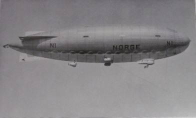AMUNDSEN, Roald & Lincoln ELLSWORTH. - De eerste vlucht over de Noordpool. Vertaald door Louis Blok.